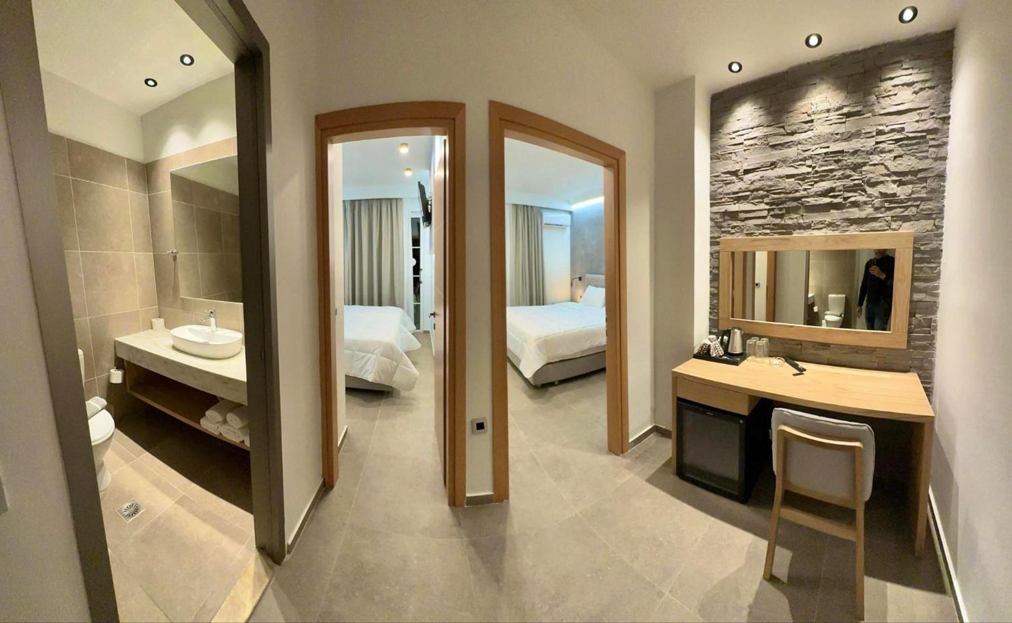 Aparthotel Argiri &