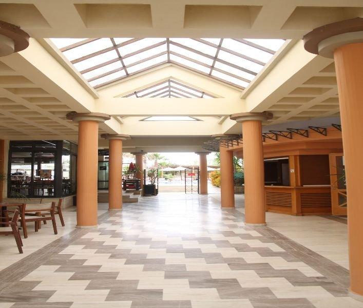 Aparthotel Argiri &